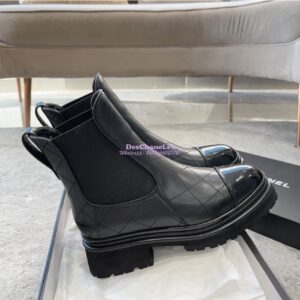 Replica Chanel Short Boots in Calfskin & Patent Calfskin G45087 Black 2