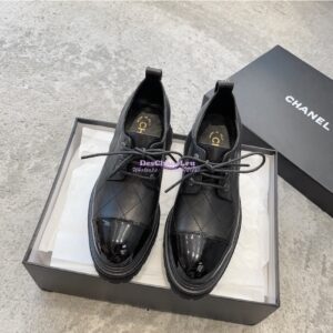 Replica Chanel Lace-Up Shoes in Calfskin & Patent Calfskin G45075 Black