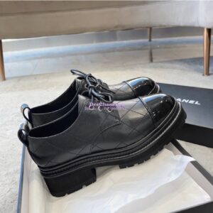 Replica Chanel Lace-Up Shoes in Calfskin & Patent Calfskin G45075 Black 2
