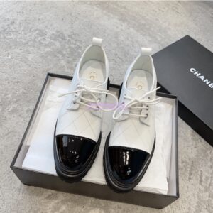 Replica Chanel Lace-Up Shoes in Calfskin & Patent Calfskin G45075 White & Black 2