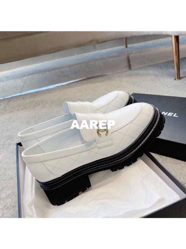 Replica Chanel Moccasins in Calfskin G45074 White 3