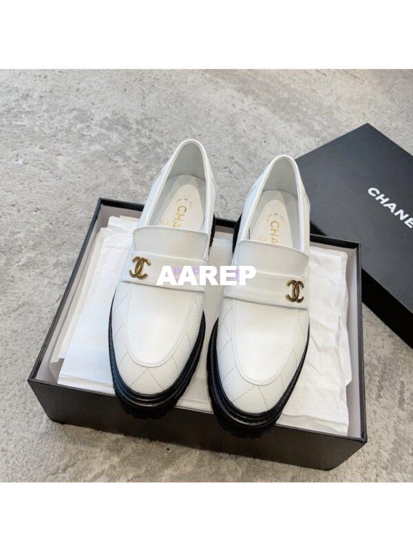 Replica Chanel Moccasins in Calfskin G45074 White 4