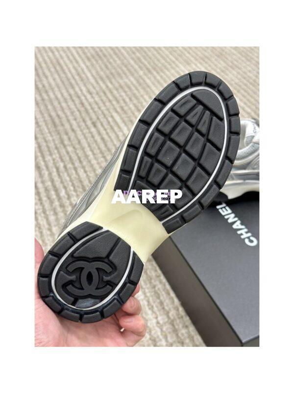 Replica Chanel Fabric & Laminated Sneakers G39792 T03 10