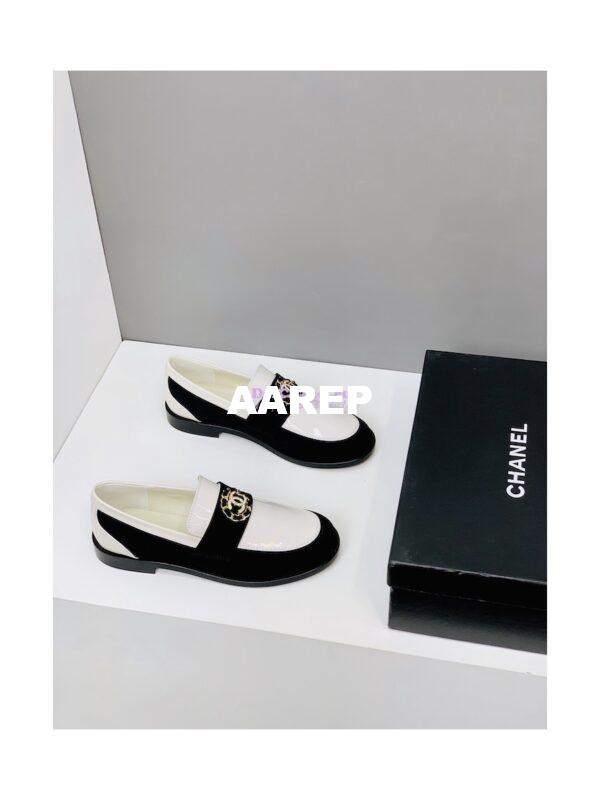 Replica Chanel Calfskin CC Crystals Loafers Patent Calfskin & Kidskin G39606 White Black 6