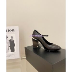 Replica Chanel Open Shoes Shiny Goatskin with Pearls G39245 Black 2