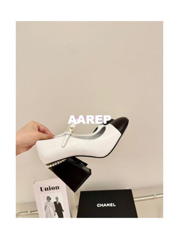 Replica Chanel Open Shoes Shiny Goatskin with Pearls G39245 White & Black 7