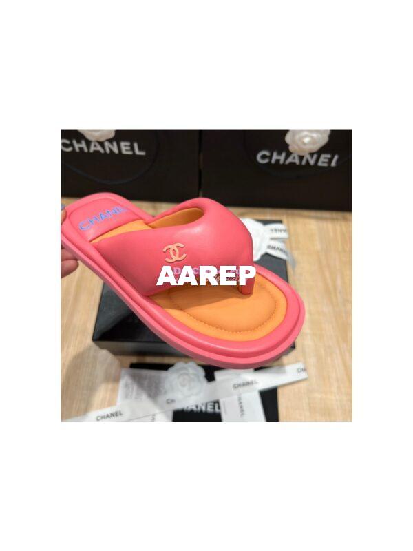 Replica Chanel 22P Lambskin Padded Pool Thong Logo Mule Flats G38888 4
