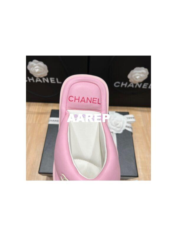 Replica Chanel 22P Lambskin Padded Pool Thong Logo Mule Flats G38888 13
