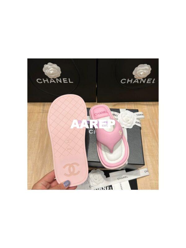 Replica Chanel 22P Lambskin Padded Pool Thong Logo Mule Flats G38888 17