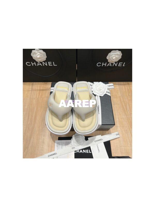 Replica Chanel 22P Lambskin Padded Pool Thong Logo Mule Flats G38888 31