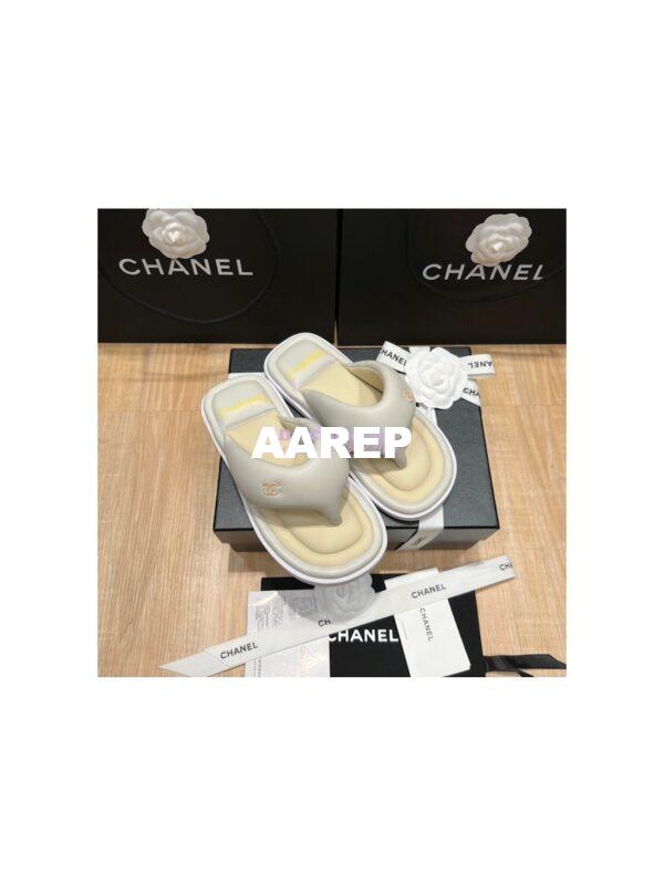 Replica Chanel 22P Lambskin Padded Pool Thong Logo Mule Flats G38888 32