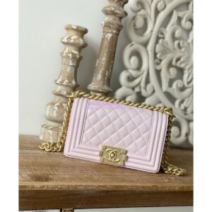 Replica Chanel Boy Handbag in Grained Calfskin with Matte Gold Hardware 67086 Sakura Pink
