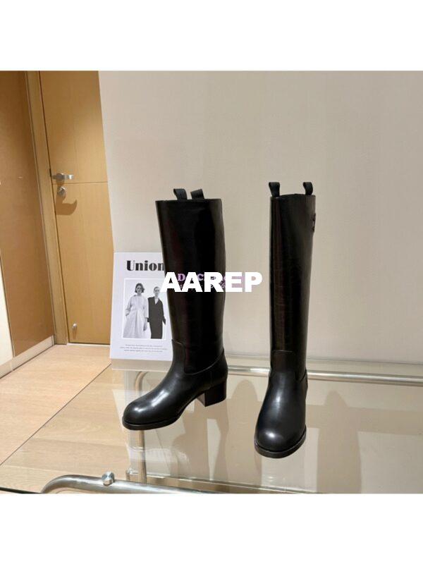 Replica Chanel High Boots G37985 in Calfskin Black 4