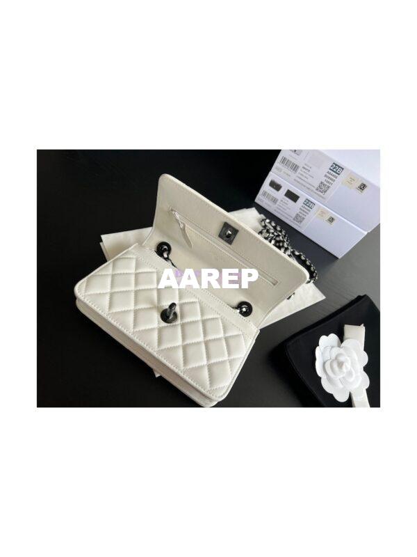 Replica Chanel 22SS SLG Trendy CC Wallet On Chain WOC in Lambskin with Black Hardware A80982 White 9