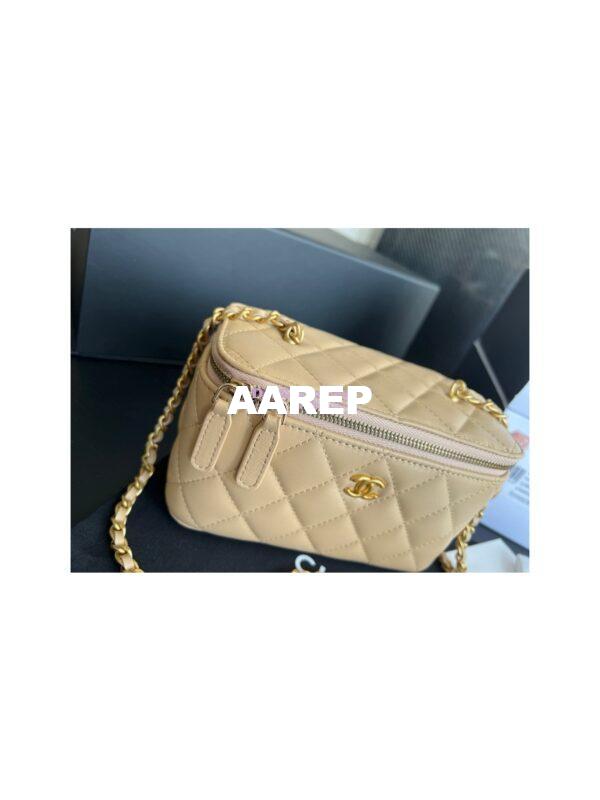 Replica Chanel New 22SS Clutch With Chain in Lambskin AP2303 Beige 5
