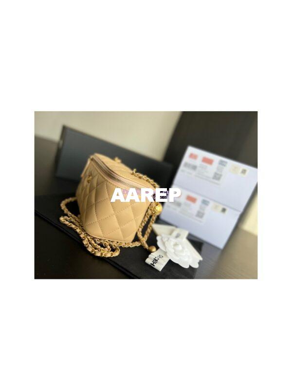 Replica Chanel New 22SS Clutch With Chain in Lambskin AP2303 Beige 6