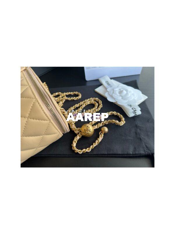 Replica Chanel New 22SS Clutch With Chain in Lambskin AP2303 Beige 8