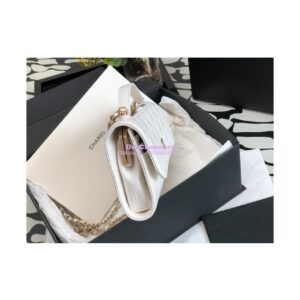 Replica Chanel Flap Phone Holder With Chain In Shiny Calfskin AP2875 White 2