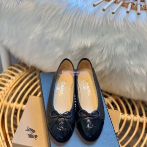 Replica Chanel Lambskin w Patent Cap Toe Ballerinas G02819 Black