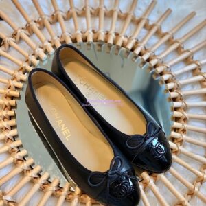 Replica Chanel Lambskin w Patent Cap Toe Ballerinas G02819 Black 2
