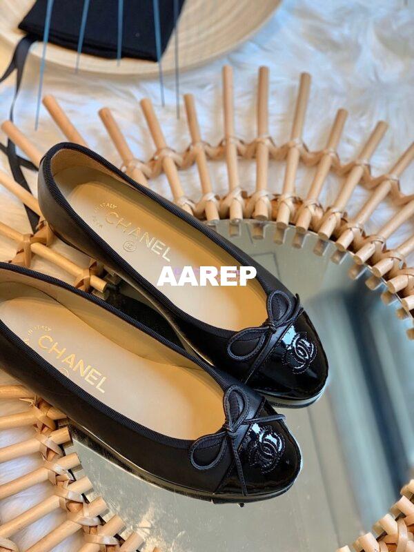 Replica Chanel Lambskin w Patent Cap Toe Ballerinas G02819 Black 5