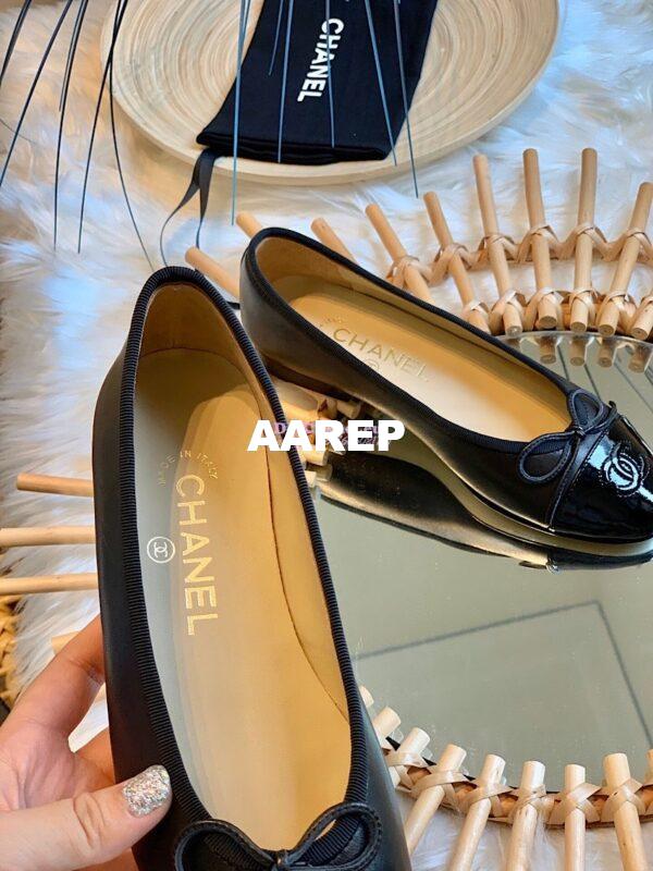 Replica Chanel Lambskin w Patent Cap Toe Ballerinas G02819 Black 8