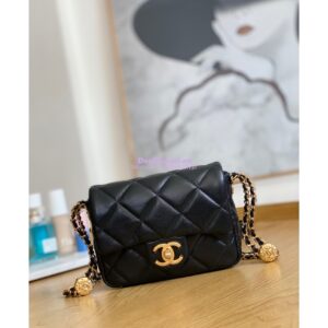 Replica Chanel Small Flap Bag in Grained Shiny Calfskin AS3368 AS3369 Black 2