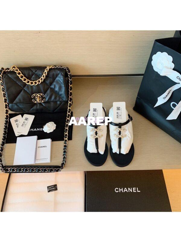 Replica Chanel Lambskin Sandals G35692 Black 4