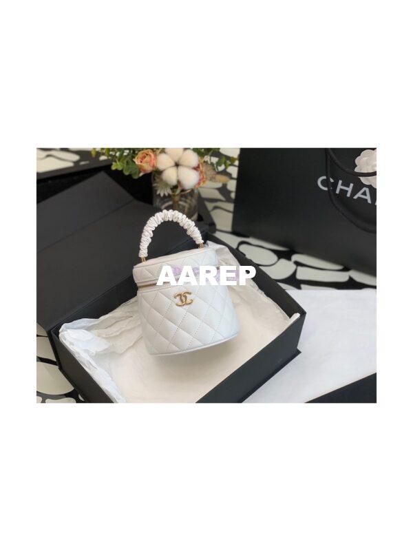 Replica Chanel 22SS Lambskin Vanity Case AP2730 White 3