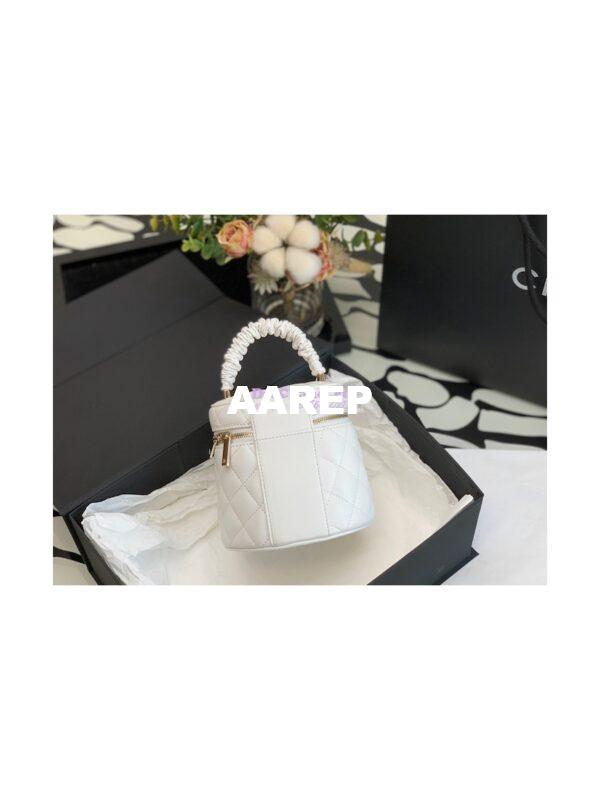 Replica Chanel 22SS Lambskin Vanity Case AP2730 White 8