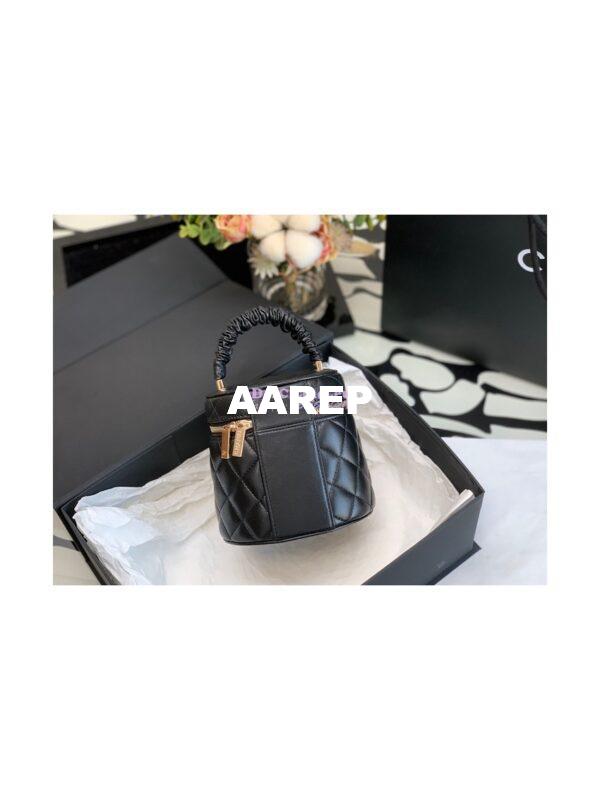 Replica Chanel 22SS Lambskin Vanity Case AP2730 Black 9