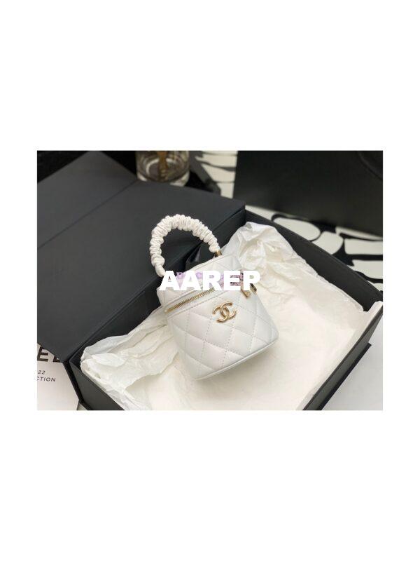 Replica Chanel 22SS Small Lambskin Vanity Case AP2729 White 2