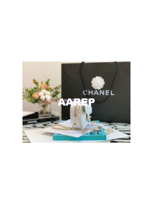 Replica Chanel Heart Clutch With Chain AP2784 Lambskin White 5