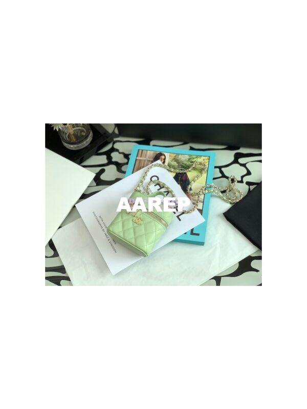 Replica Chanel Petit Curved Vanity Case With Chain in Grained Calfskin AP2503 Light Green 3