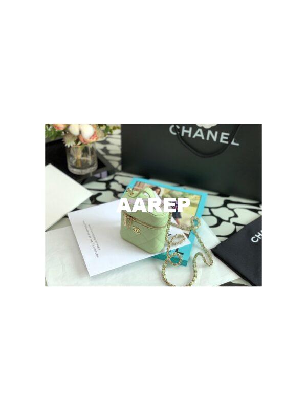 Replica Chanel Petit Curved Vanity Case With Chain in Grained Calfskin AP2503 Light Green 4