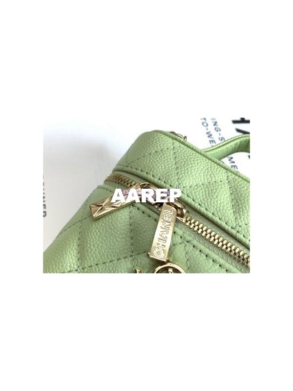 Replica Chanel Petit Curved Vanity Case With Chain in Grained Calfskin AP2503 Light Green 5