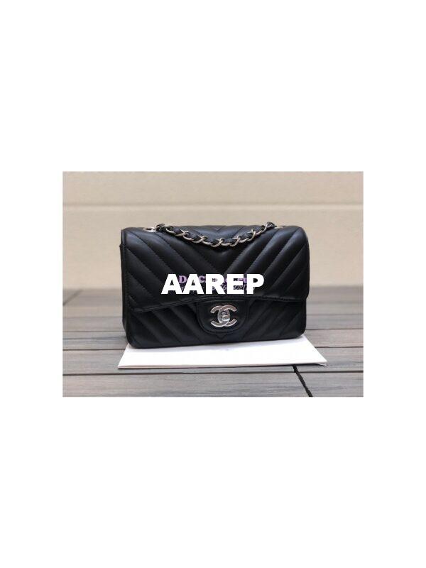 Replica Chanel Chevron Small Classic Flap 20cm in black Lambskin Bag 3
