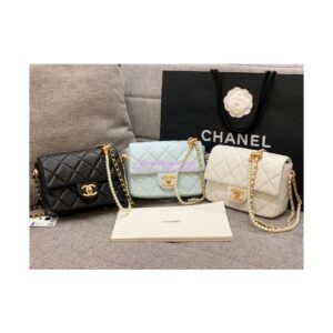 Replica Chanel Mini Flap Bag in Lambskin with Pearls Chain AS2855 White