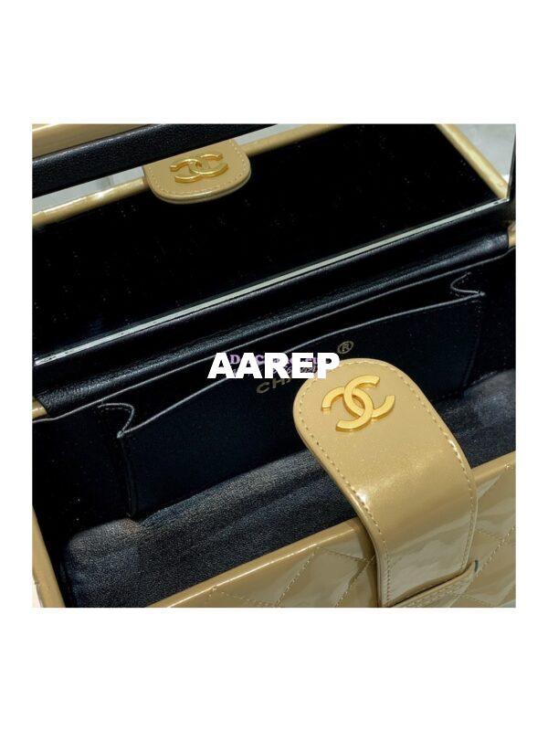 Replica Chanel Vintage 1994 Gold Patent Vanity Case Bag 01919 (Limited) 8