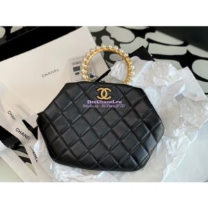Replica Chanel Pearl Bracelet Lambskin Clutch Bag AS2609 Black 2