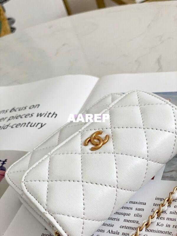 Replica Chanel Lambskin Chain Clutch With Charm AP1628 White 5