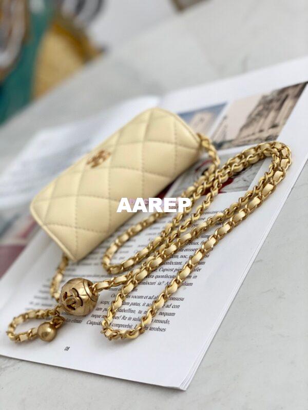 Replica Chanel Lambskin Chain Clutch With Charm AP1628 Yellow 4