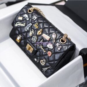 Replica Chanel Reissue 2.55 Lucky Charm 225 Flap Bag A37586 Vehicle 2