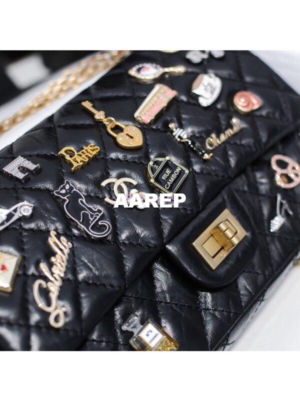 Replica Chanel Reissue 2.55 Lucky Charm 225 Flap Bag A37586 Vehicle 5
