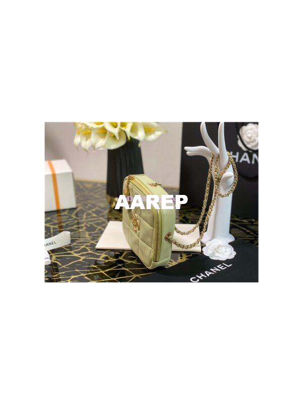 Replica Chanel Diamond Bag AS2201 in Smooth Calfskin Green 2