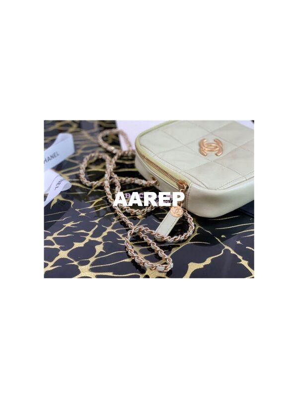 Replica Chanel Diamond Bag AS2201 in Smooth Calfskin Green 3