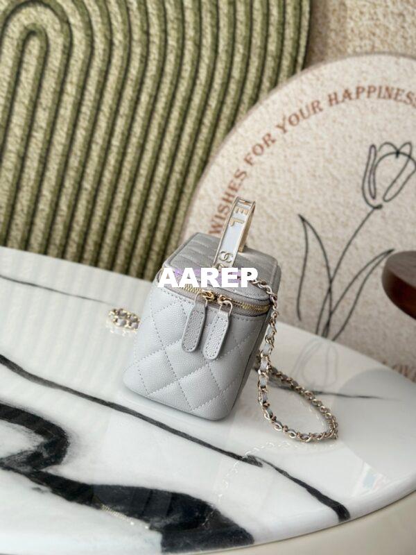 Replica Chanel Exclusive Limited-Edition Grained Calfskin Metal Enamel Handle Vanity Chain Bag – AP4426 Grey 6