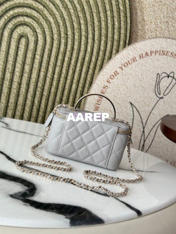 Replica Chanel Exclusive Limited-Edition Grained Calfskin Metal Enamel Handle Vanity Chain Bag – AP4426 Grey 11
