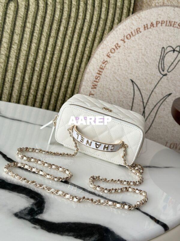 Replica Chanel Exclusive Limited-Edition Grained Calfskin Metal Enamel Handle Vanity Chain Bag – AP4426 White 3