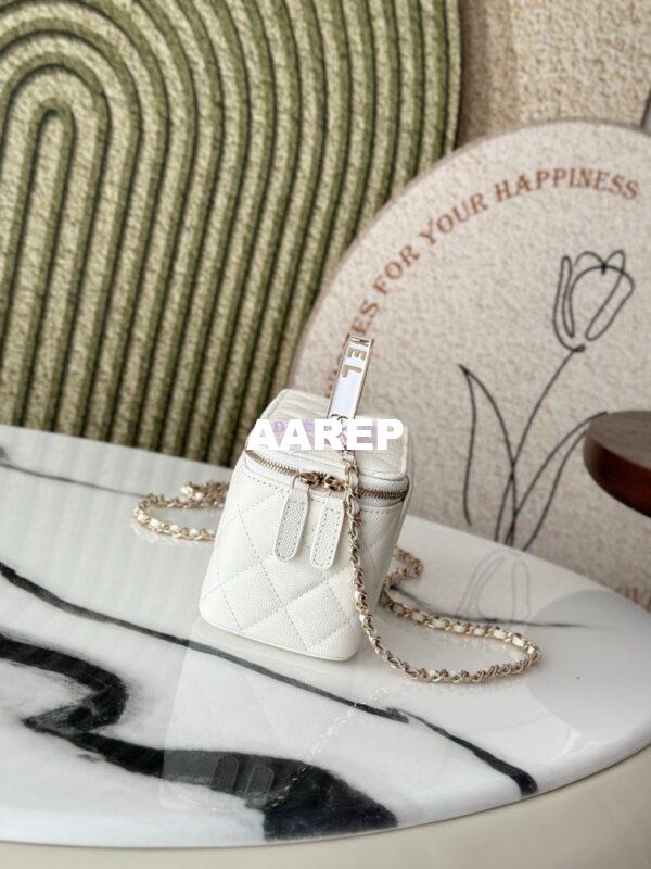 Replica Chanel Exclusive Limited-Edition Grained Calfskin Metal Enamel Handle Vanity Chain Bag – AP4426 White 4